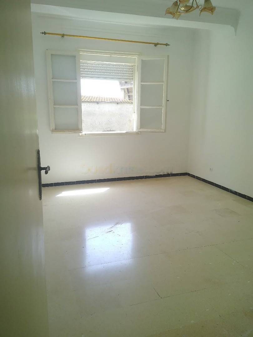 Location Niveau de villa F4 Birkhadem