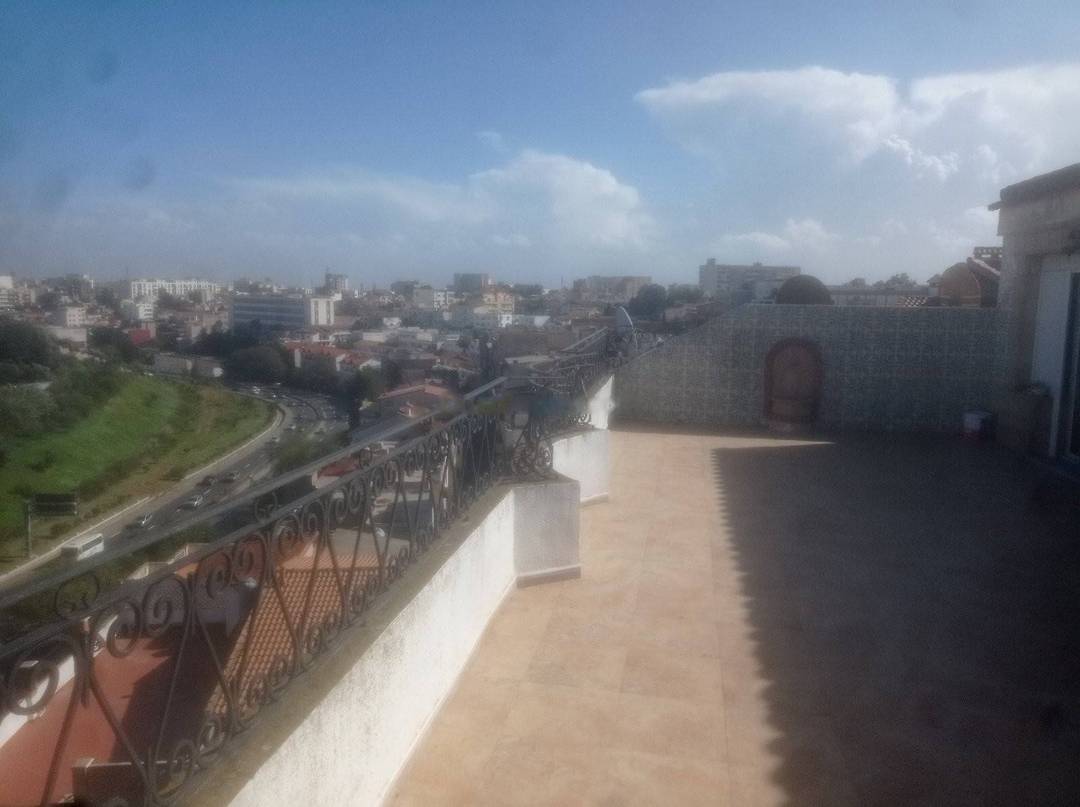 Location niveau de villa f4 kouba