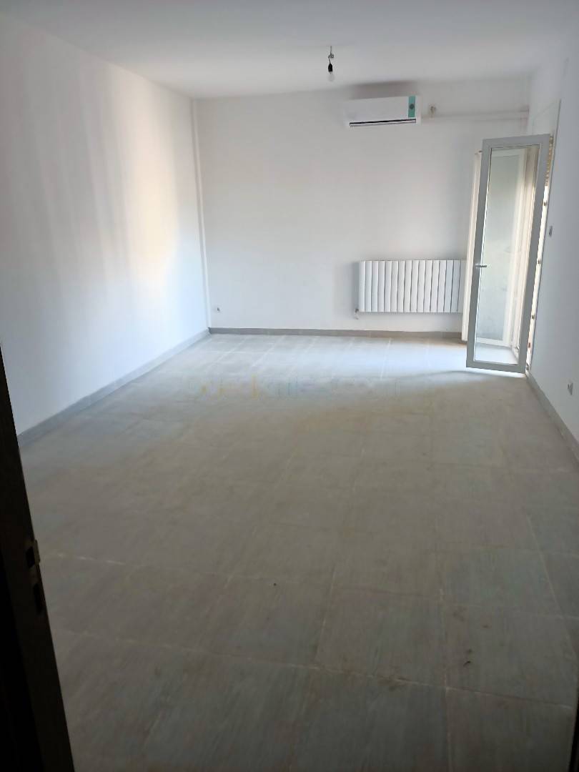 Location Appartement F4 Souidania