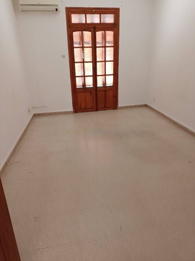 Location Niveau de villa F6 Birkhadem