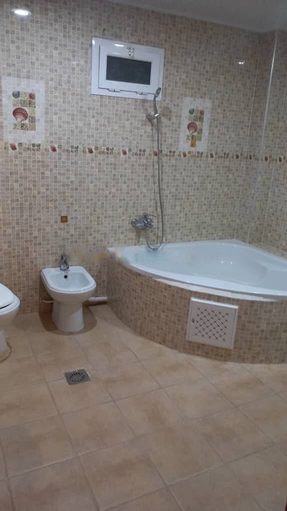 Location Niveau de villa F4 Birkhadem