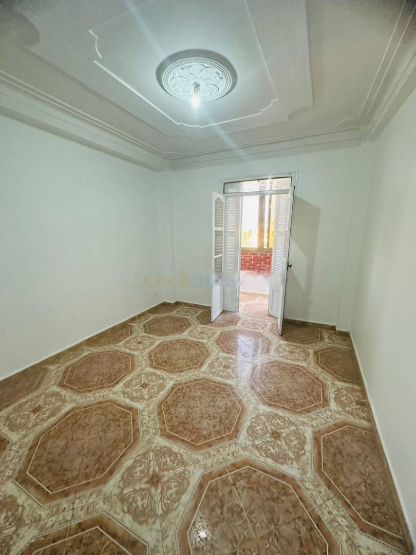 Location Appartement F4 Dar El Beida