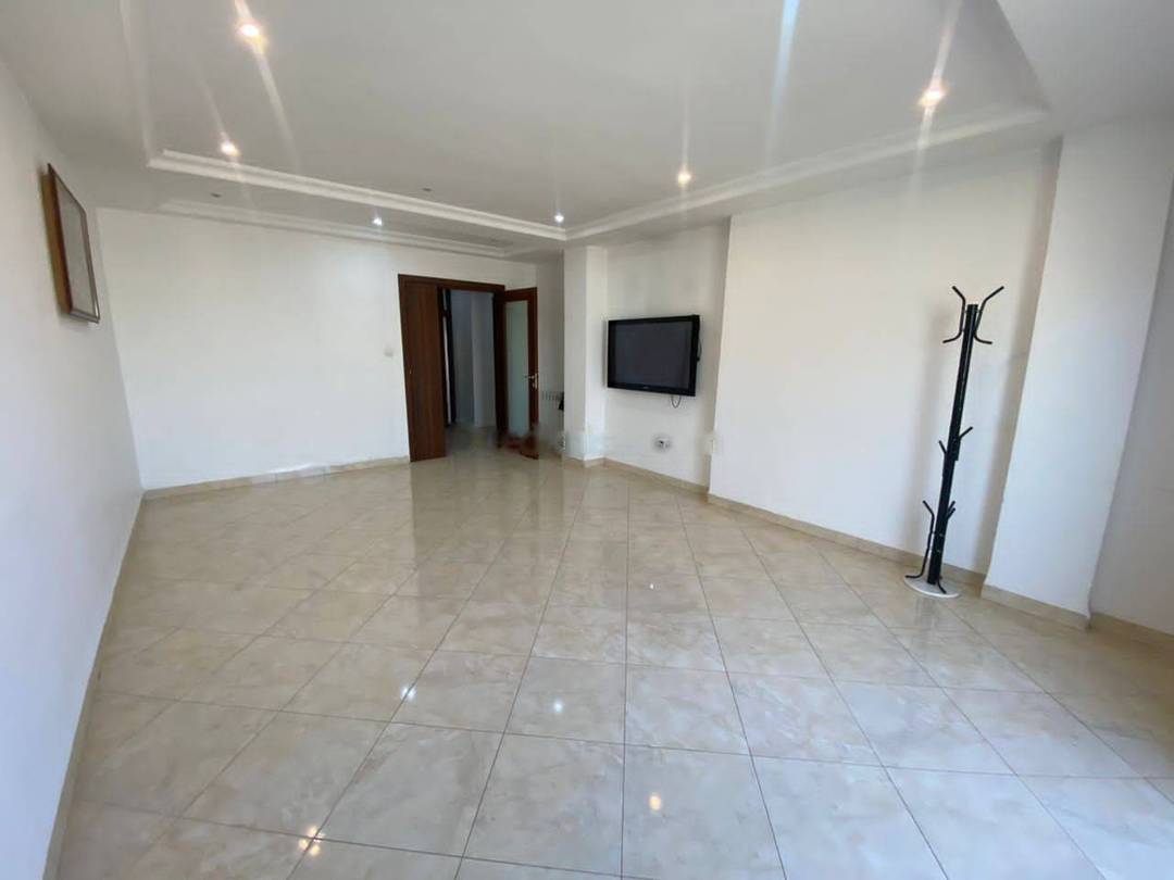 Location Appartement F5 El Achour