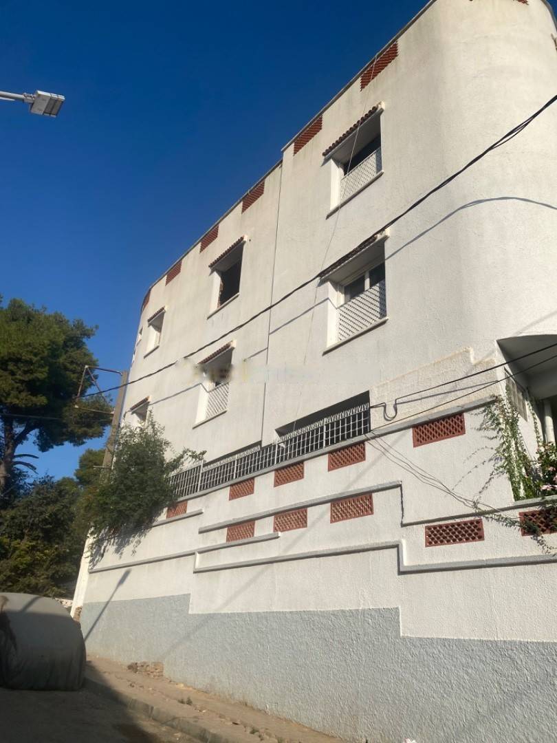 Location Niveau de villa F5 Ben Aknoun