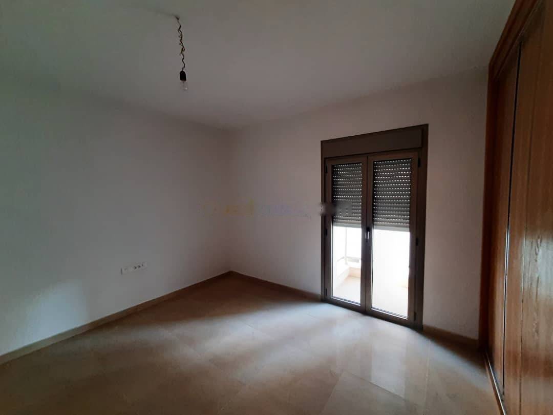 Location Appartement F4 El Achour