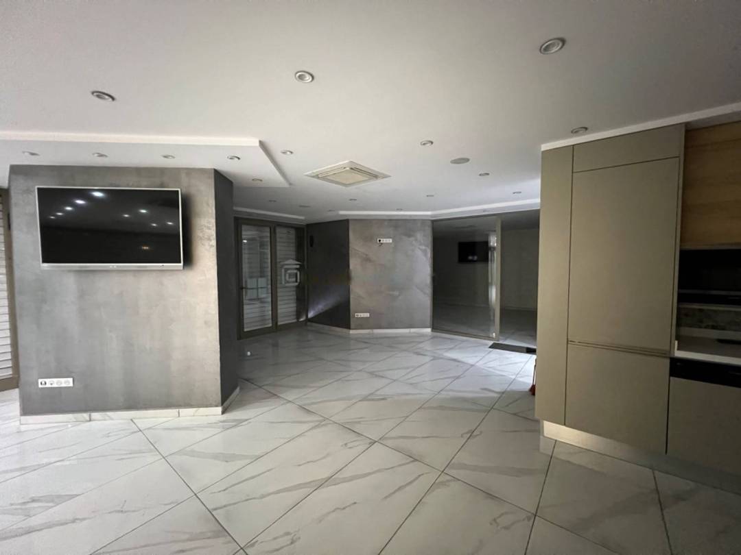 Location Local F4 Dely Ibrahim