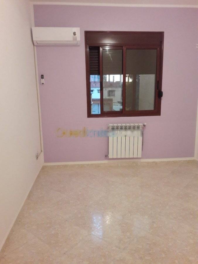 Location Niveau de villa F4 Birkhadem