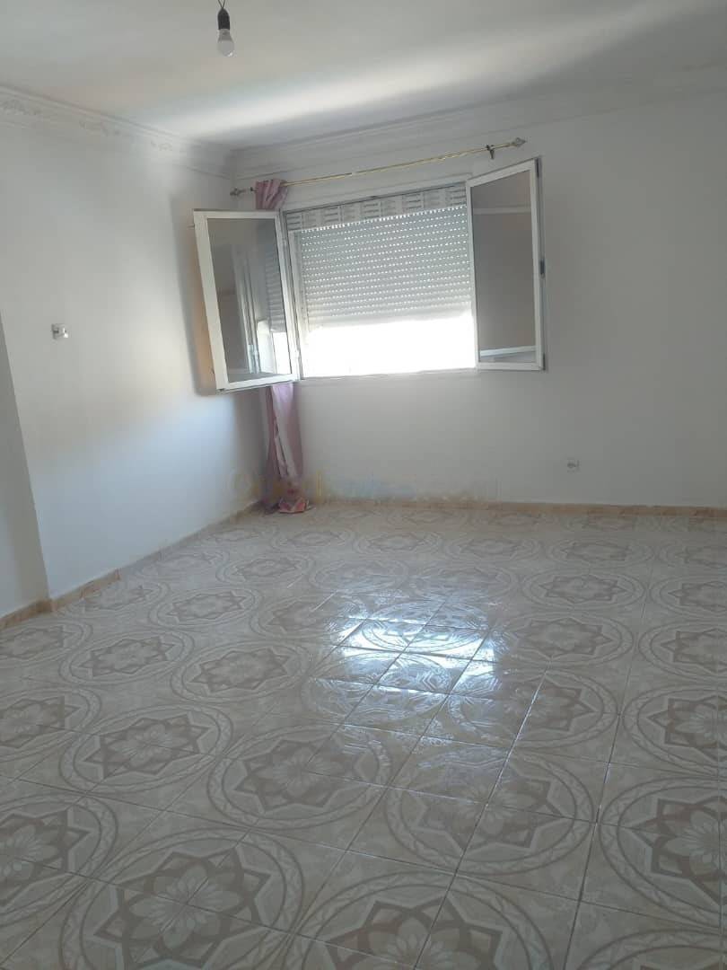 Location Appartement F4 Djasr Kasentina