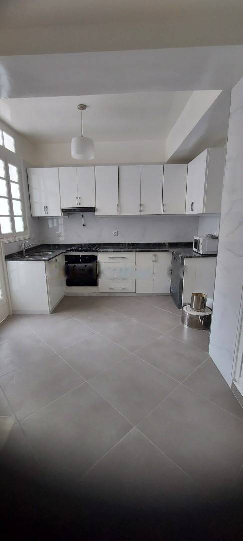 Location Appartement F6 Ben Aknoun