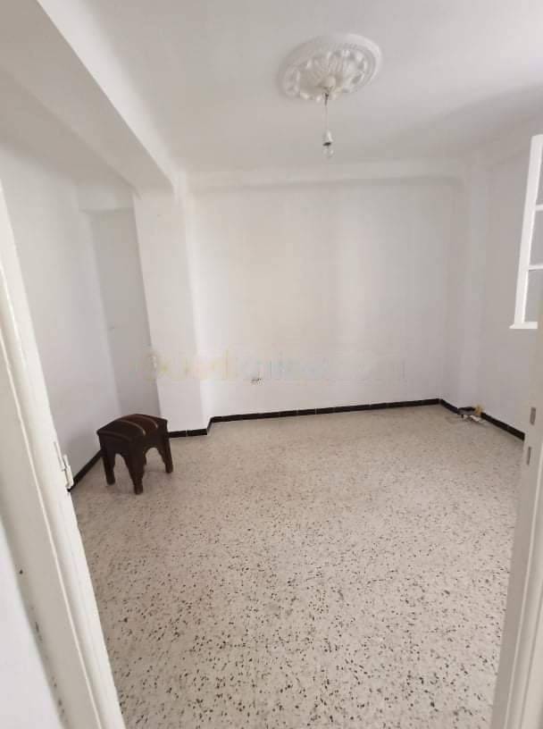 Location Appartement F2 Bab Ezzouar