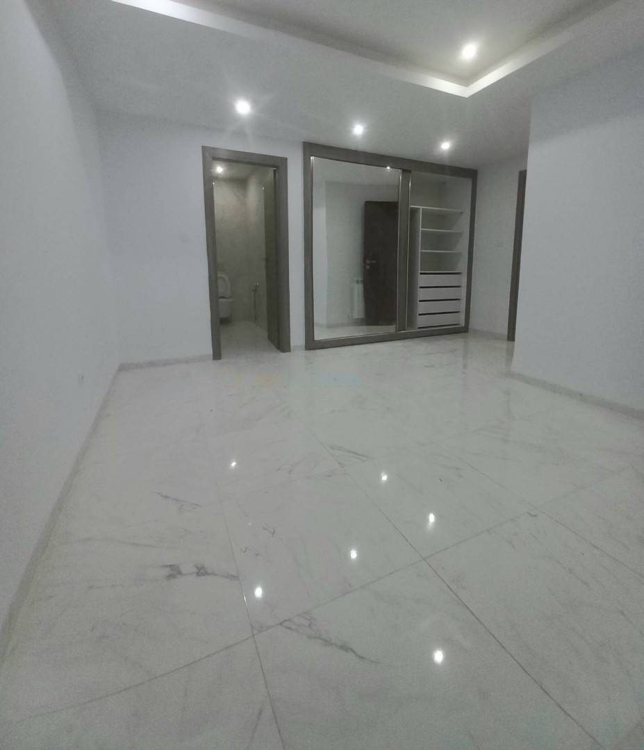 Location Appartement F4 Dely Ibrahim