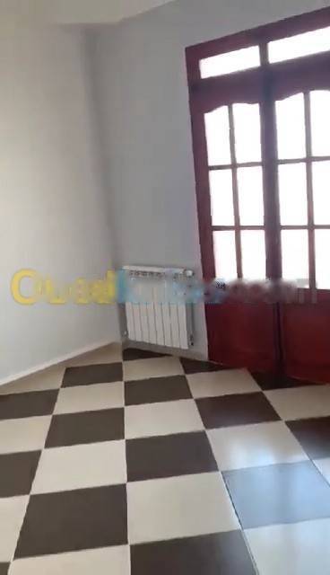 Location Niveau de villa F4 Djasr Kasentina