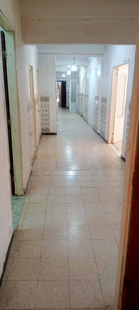 Location Niveau de villa F5 Ben Aknoun