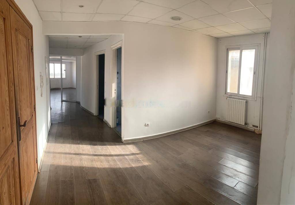 Location Niveau de villa Hydra