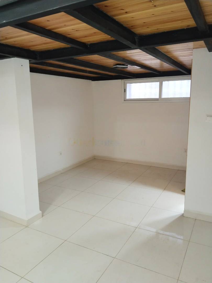 Location Local F0 Draria