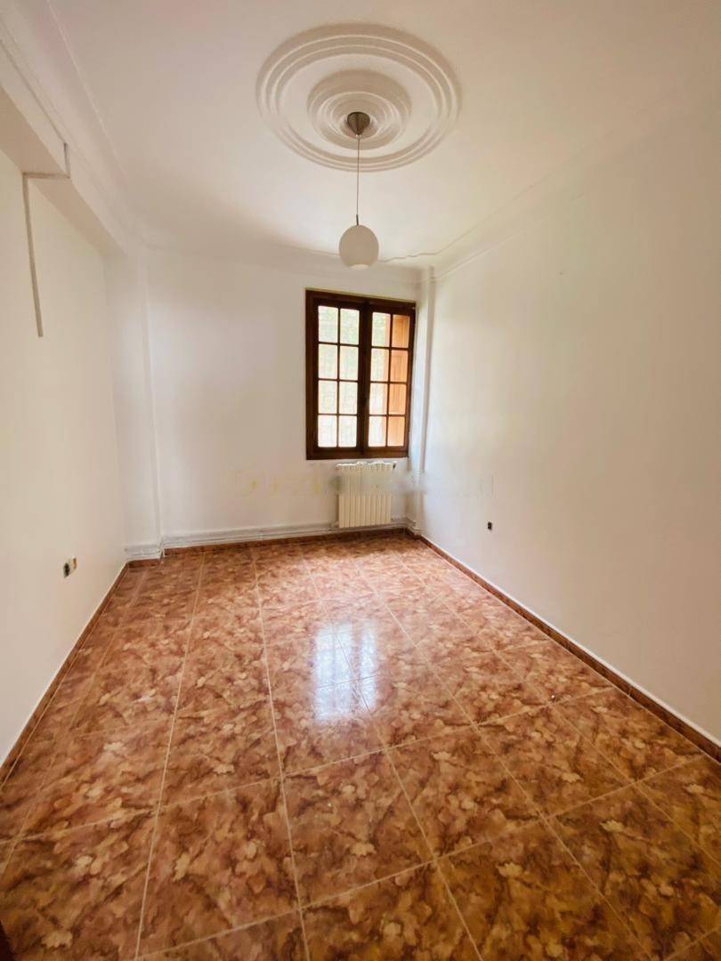 Location Appartement F5 Hydra