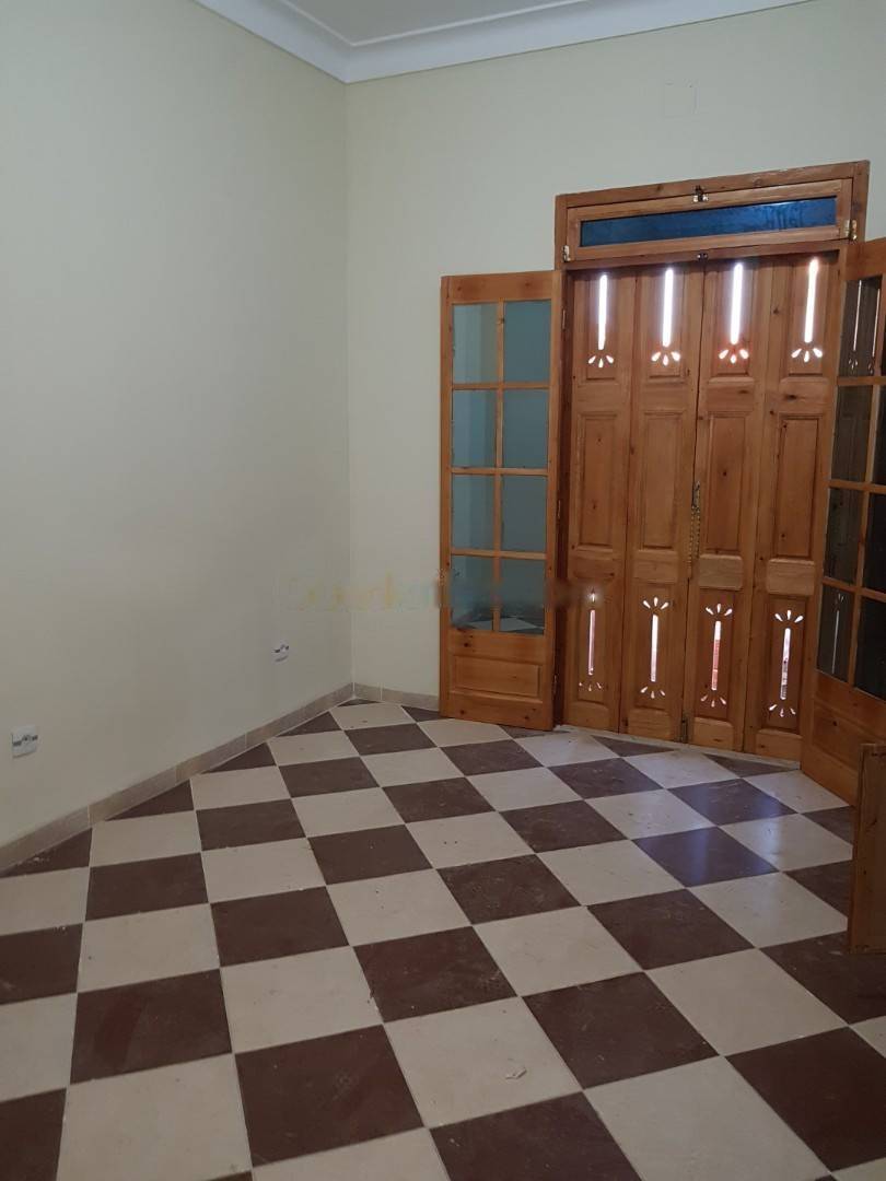 Location Niveau de villa F3 Khraicia