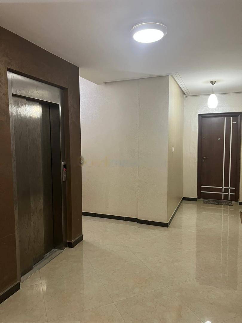 Location Appartement F4 El Achour