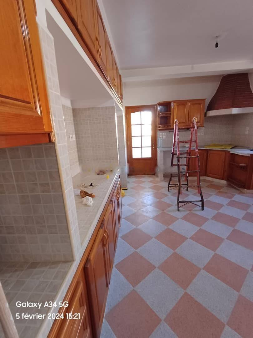 Location niveau de villa f5 birkhadem 13