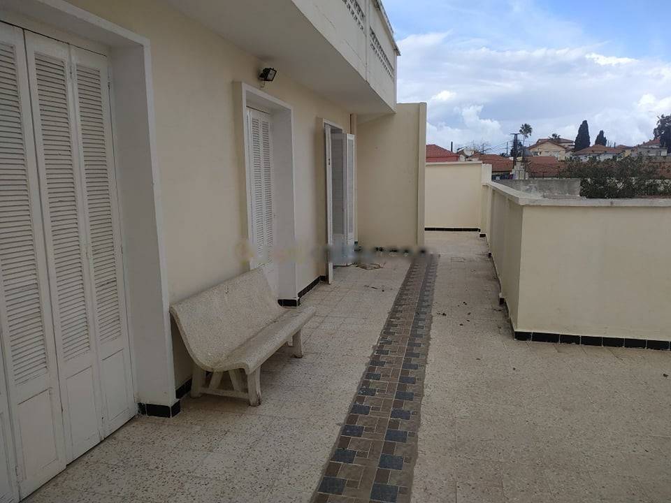 Location Niveau de villa F5 Hussein Dey