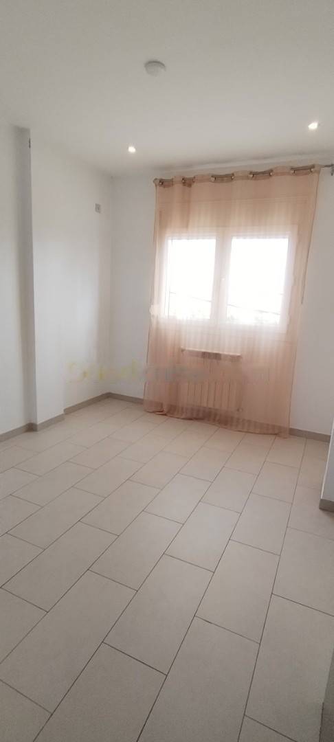 Location Appartement F3 El Achour