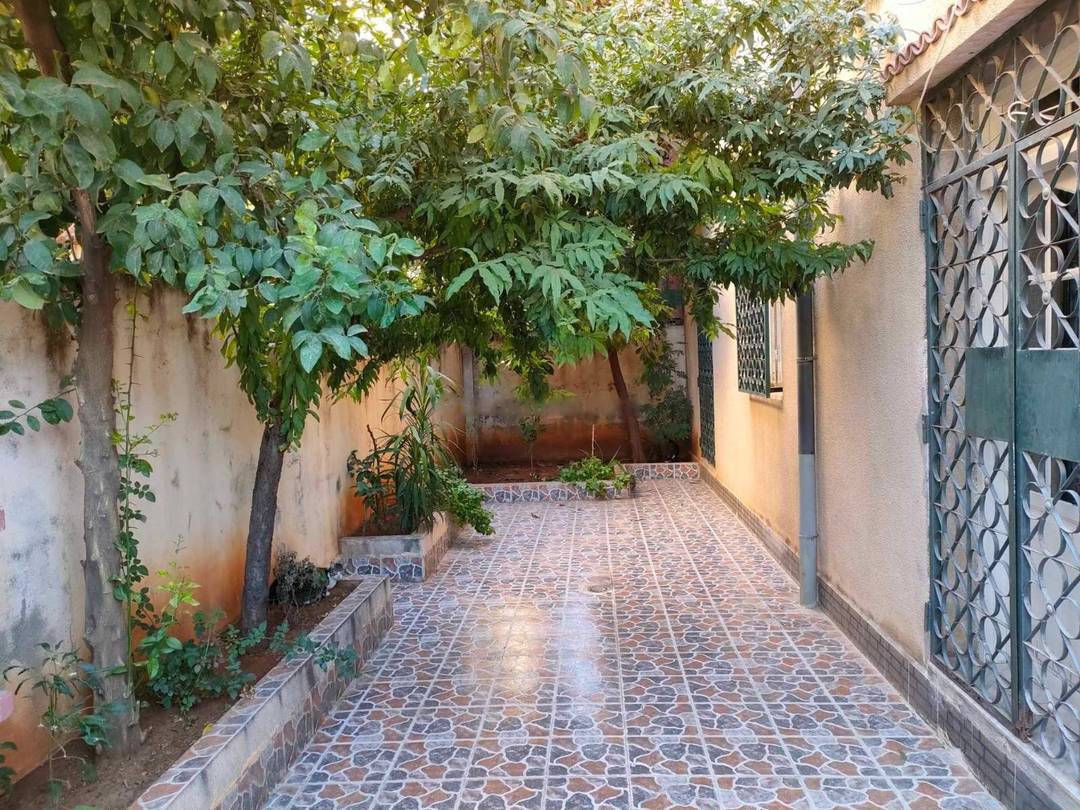 Location Niveau de villa F8 Dar El Beida