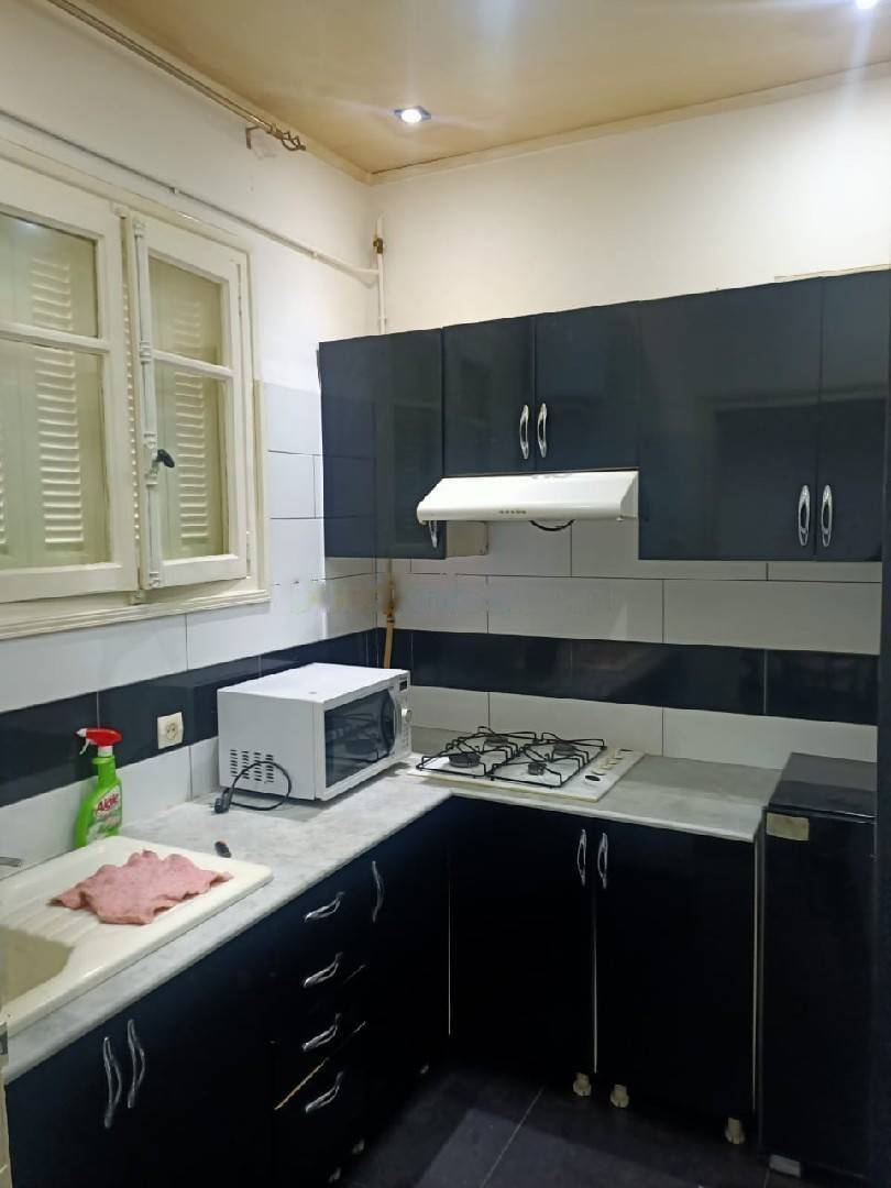 Location Appartement F1 Hydra