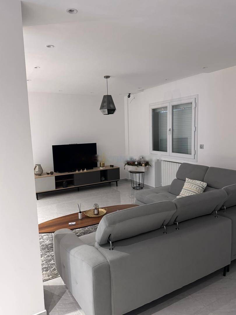 Location Appartement F4 Birkhadem