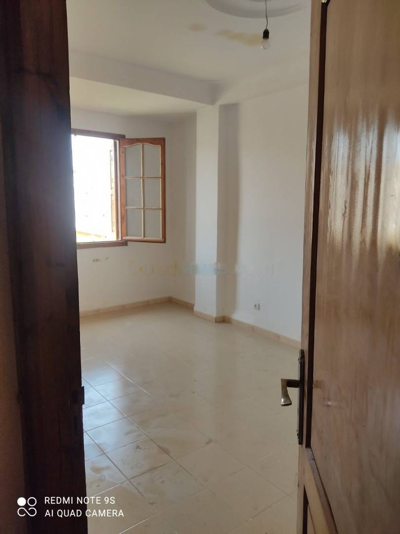 Location Niveau de villa F4 Djasr Kasentina