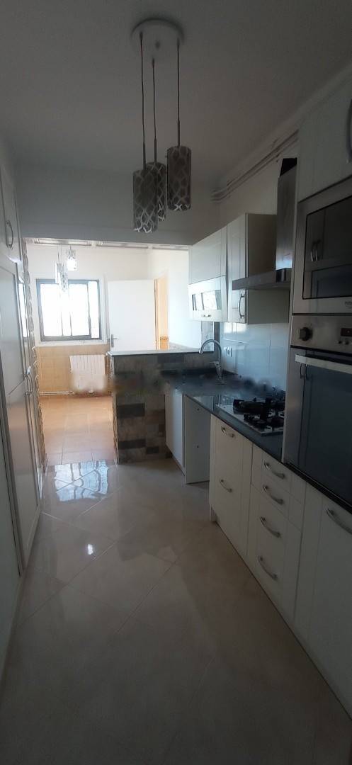 Location Appartement F4 El Achour