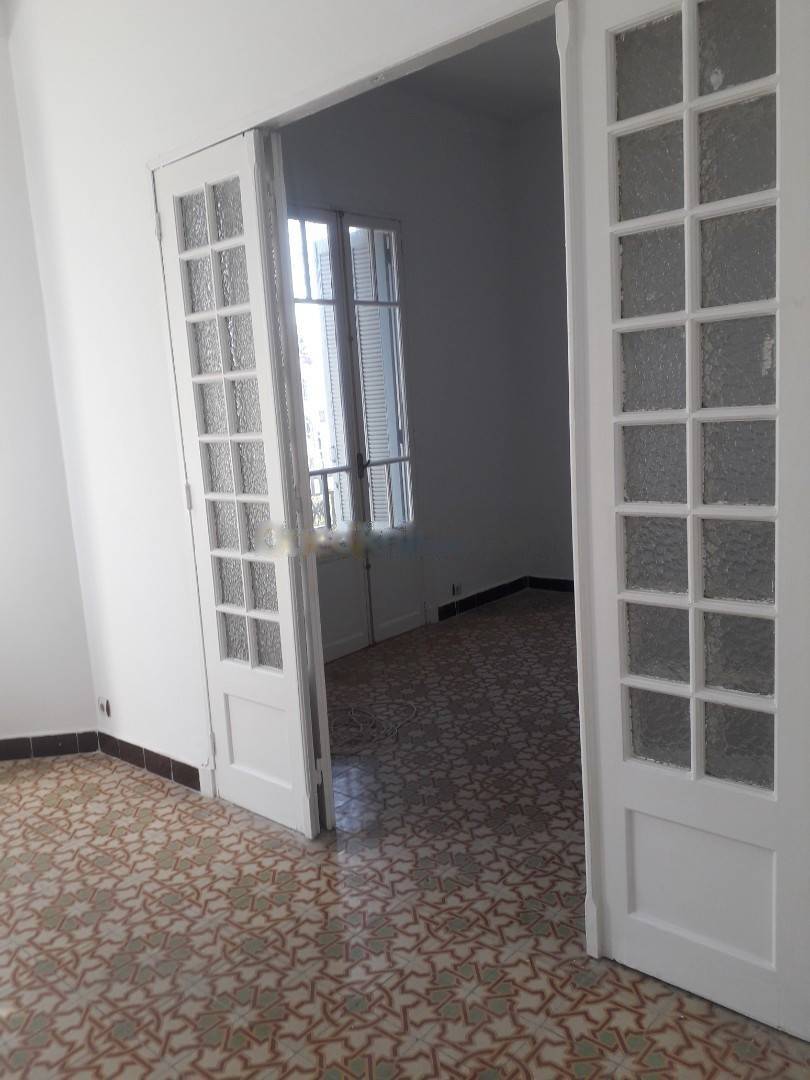 Location Appartement F4 Hydra