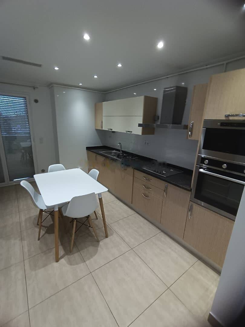 Location Appartement F4 Hydra