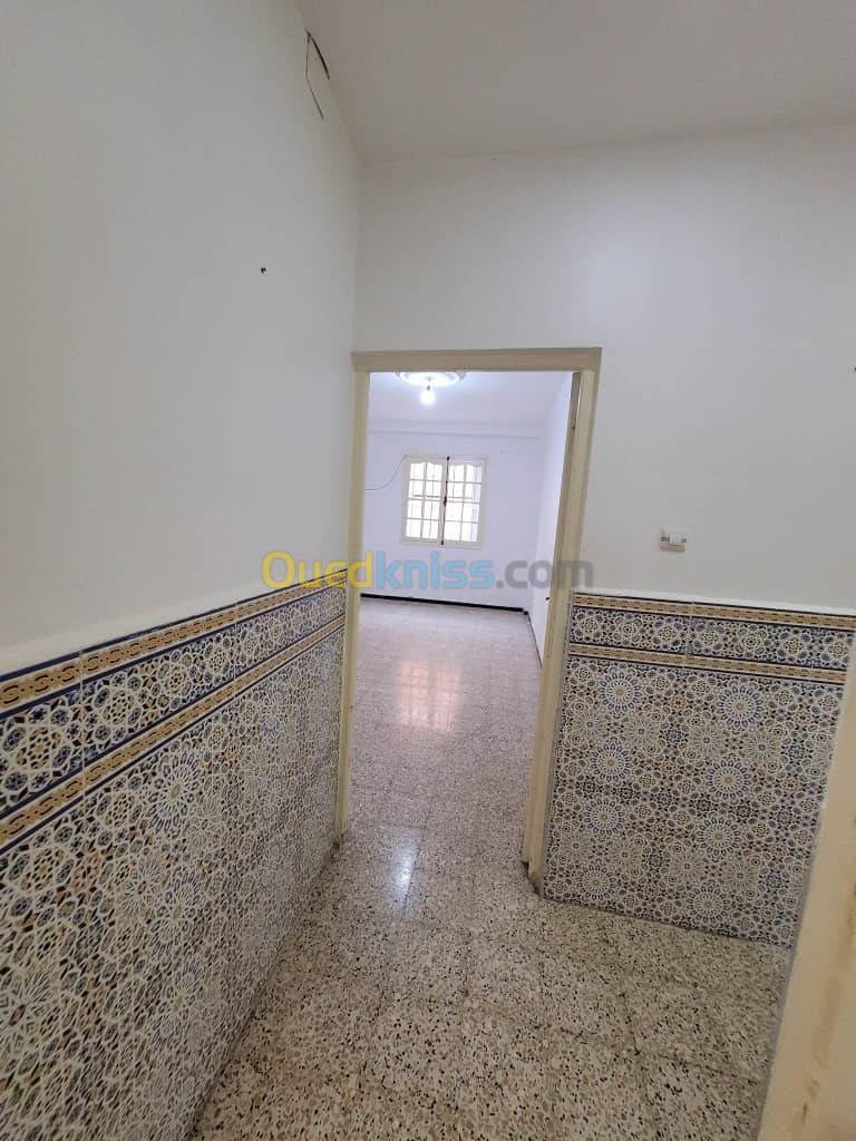 Location Appartement F3 Djasr Kasentina