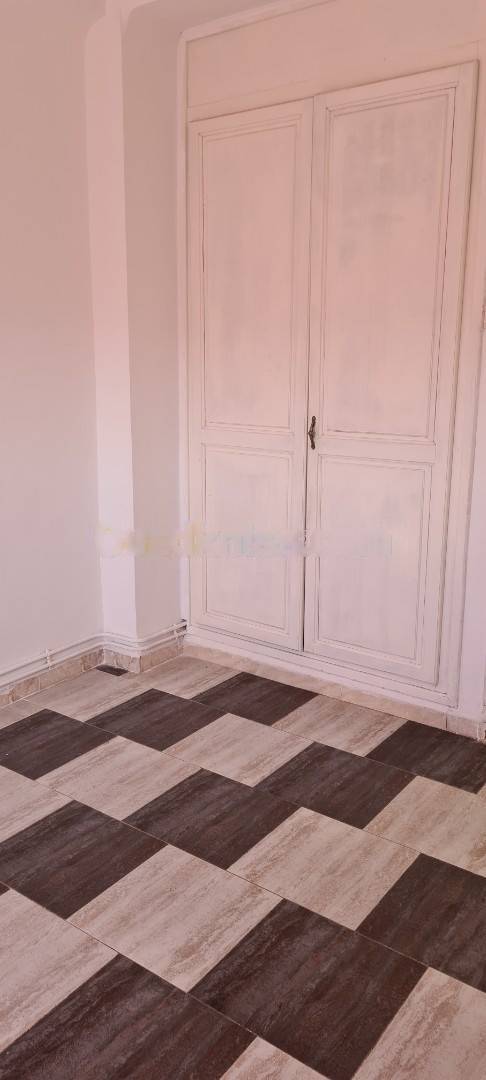 Location Appartement F3 Birkhadem