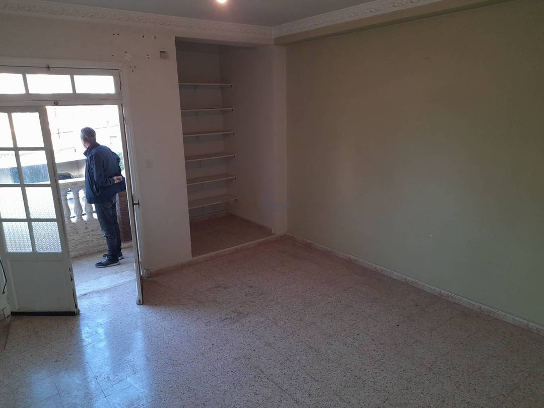 Location Niveau de villa F5 Djasr Kasentina