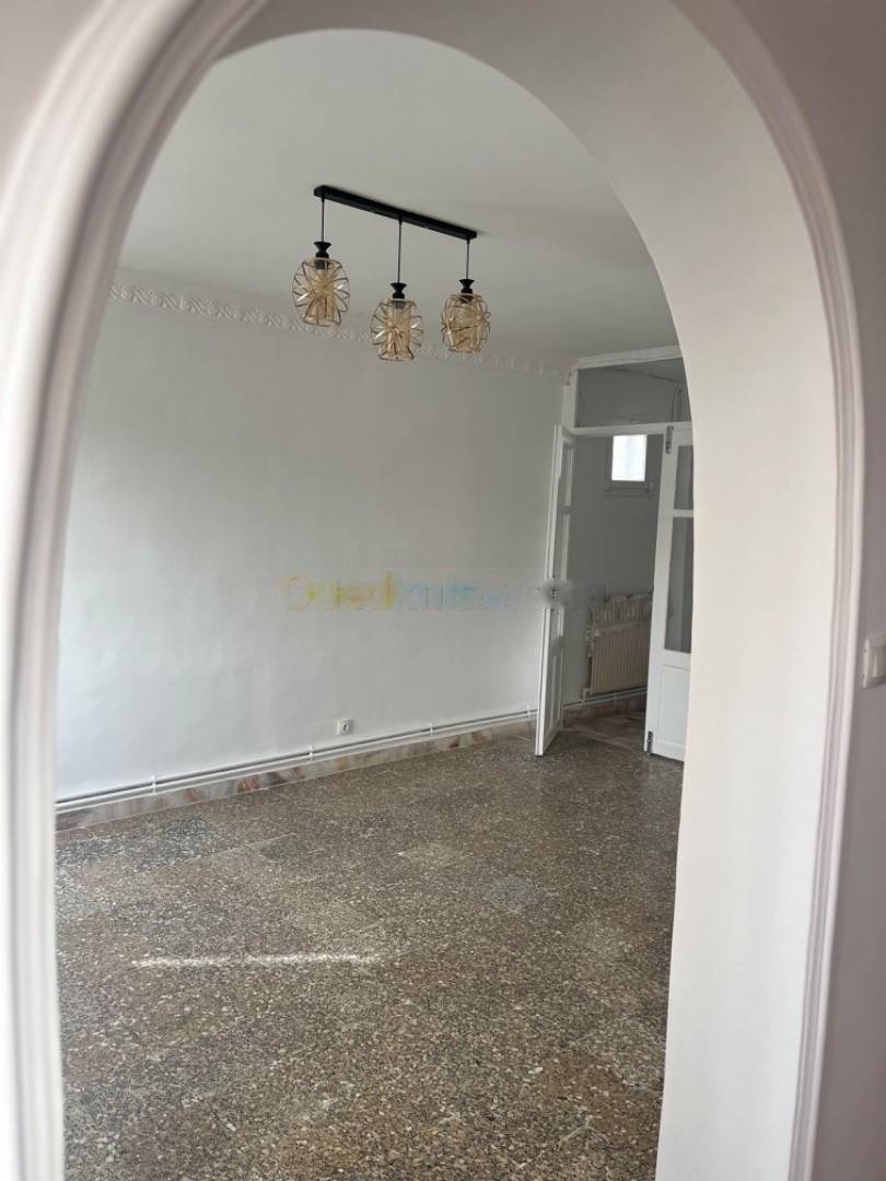 Location Appartement F5 Kouba