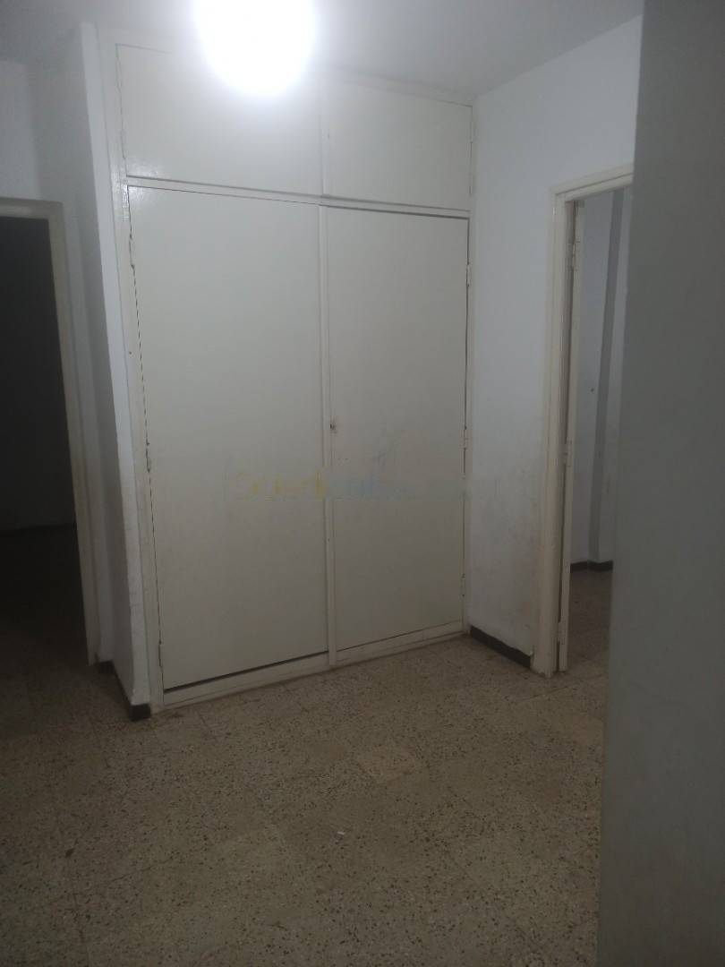 Location Appartement F4 Kouba