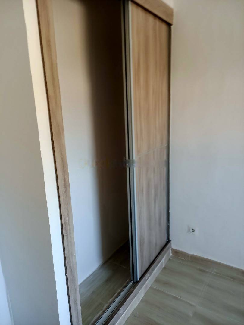 Location Appartement F4 Souidania