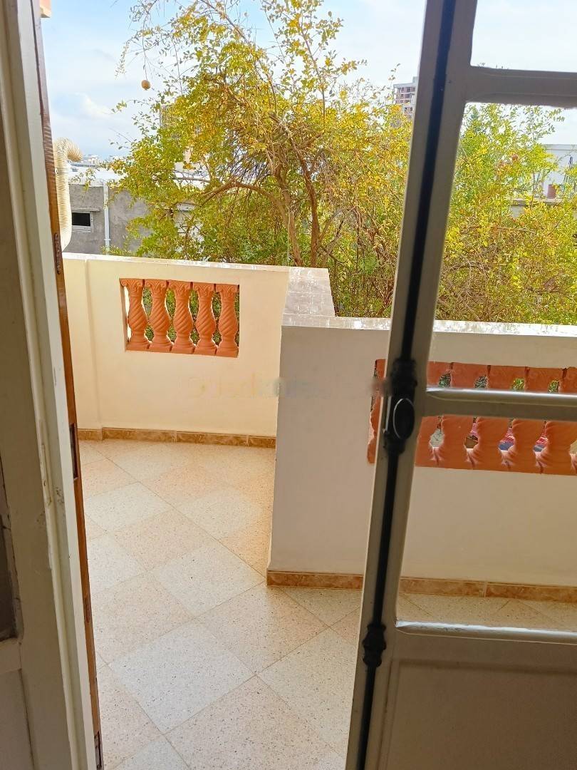 Location Niveau de villa F4 Birkhadem