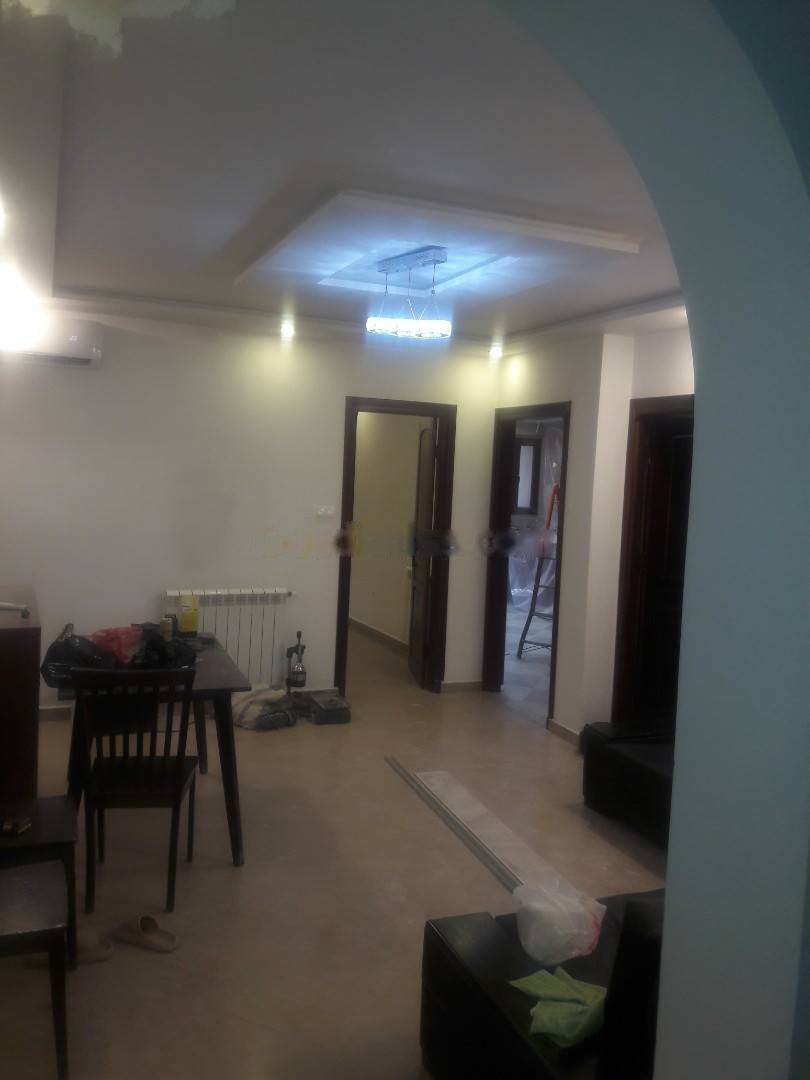 Location Niveau de villa F04 Djasr Kasentina