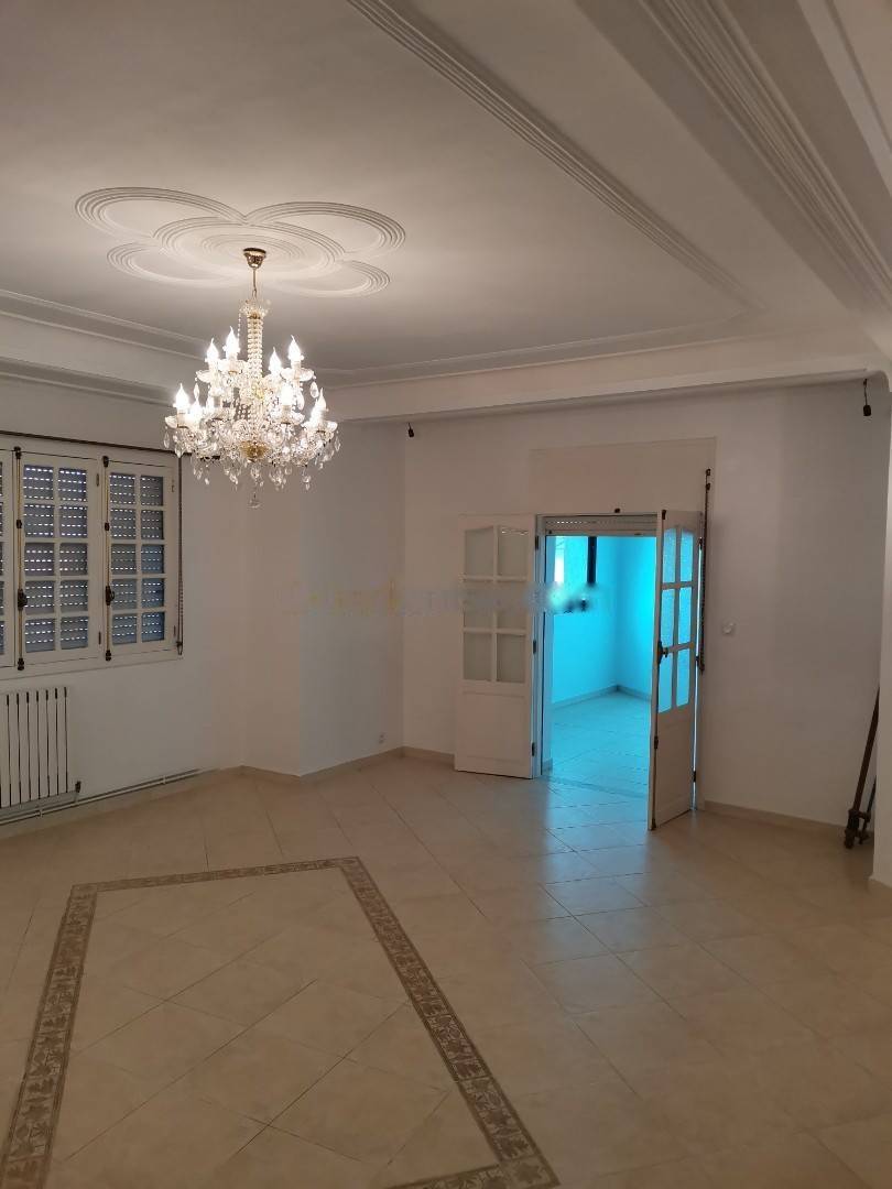 Location Niveau de villa F4 Birkhadem