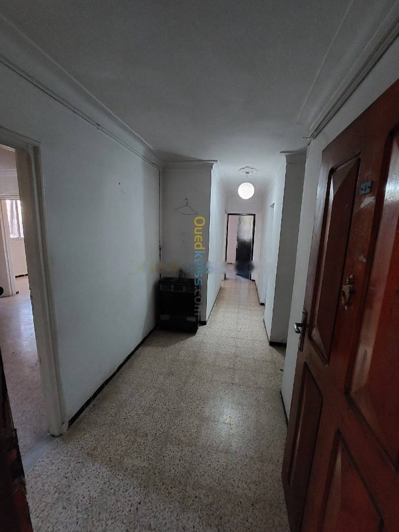 Location Appartement F03 Dar El Beida