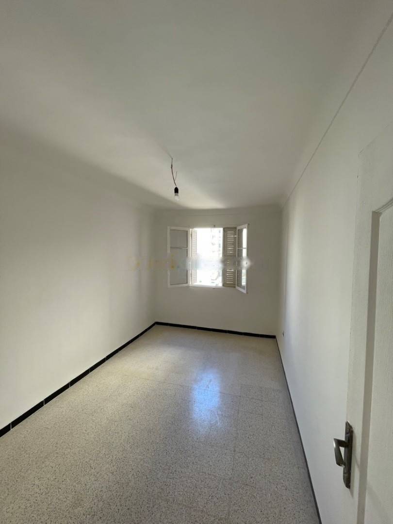 Location Appartement F4 Draria