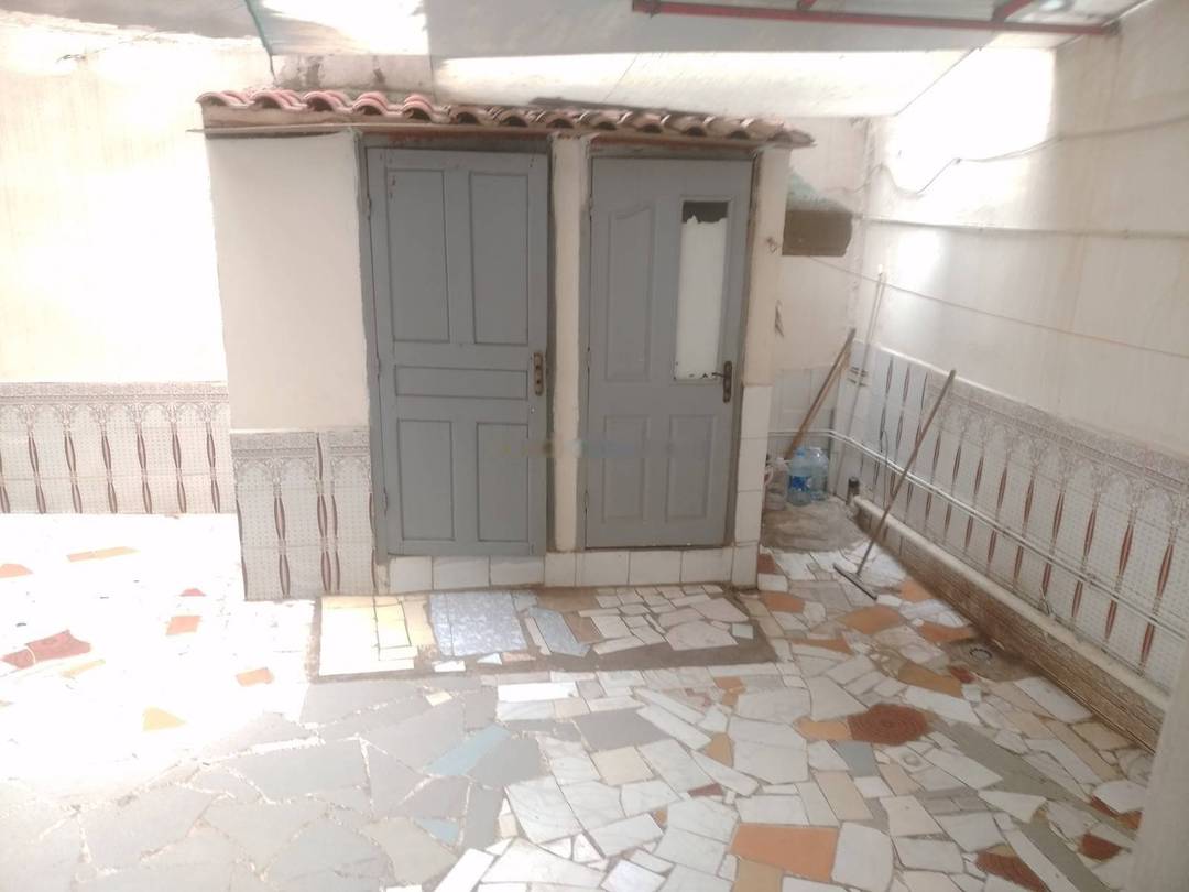 Location Niveau de villa F2 Djasr Kasentina