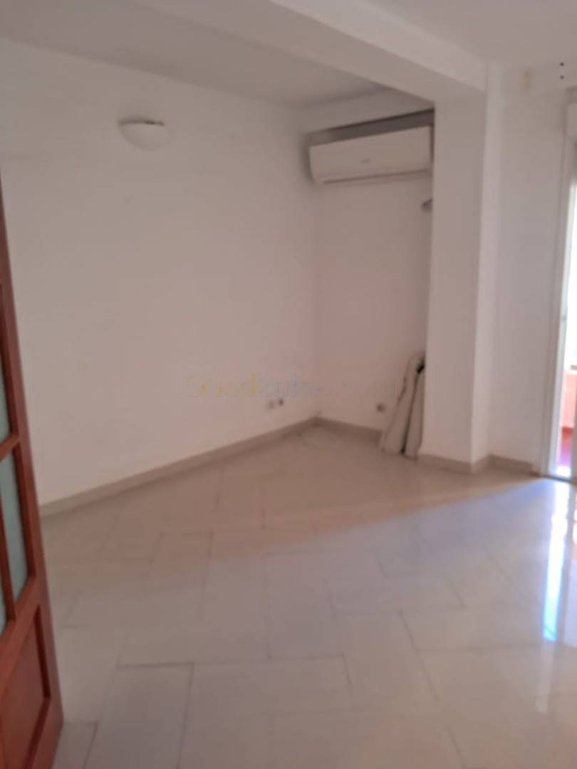 Location Appartement F3 El Achour