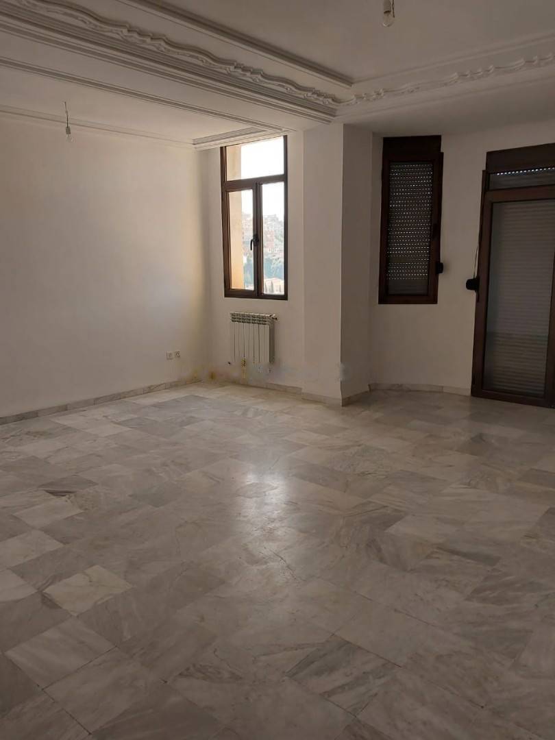 Location Appartement F4 Birkhadem