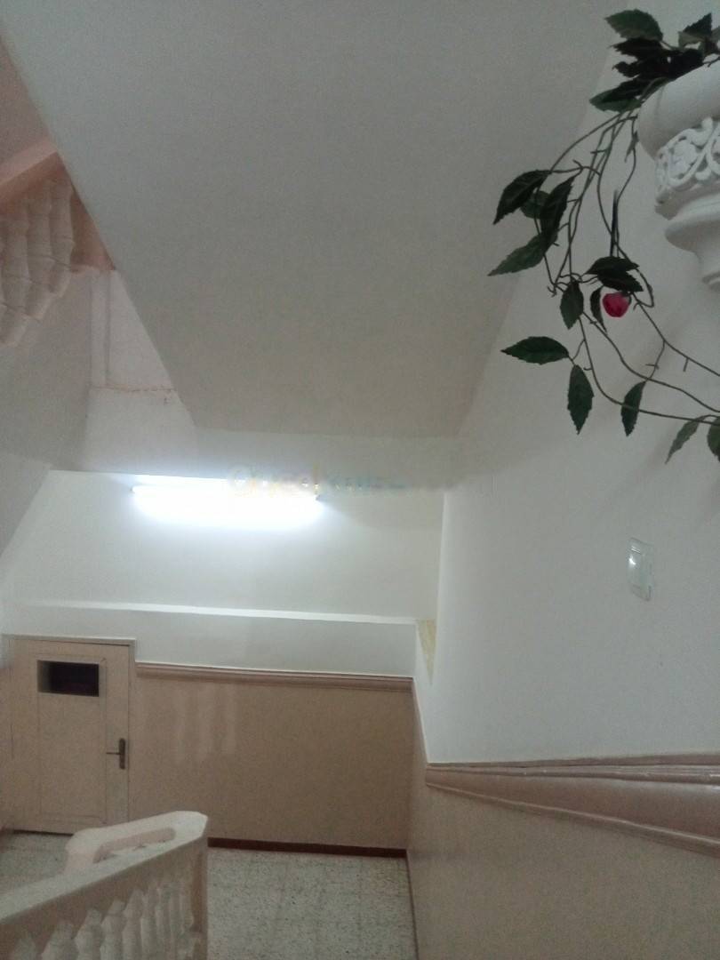 Location Niveau de villa F4 Djasr Kasentina
