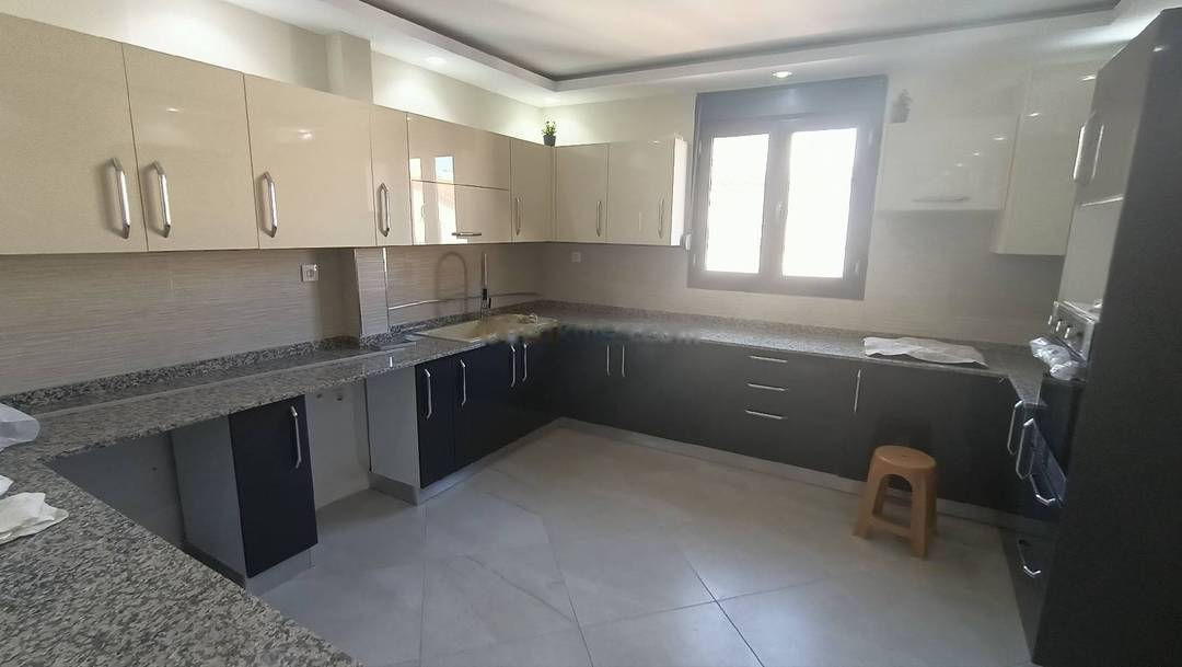 Location Appartement F4 Bir Mourad Rais