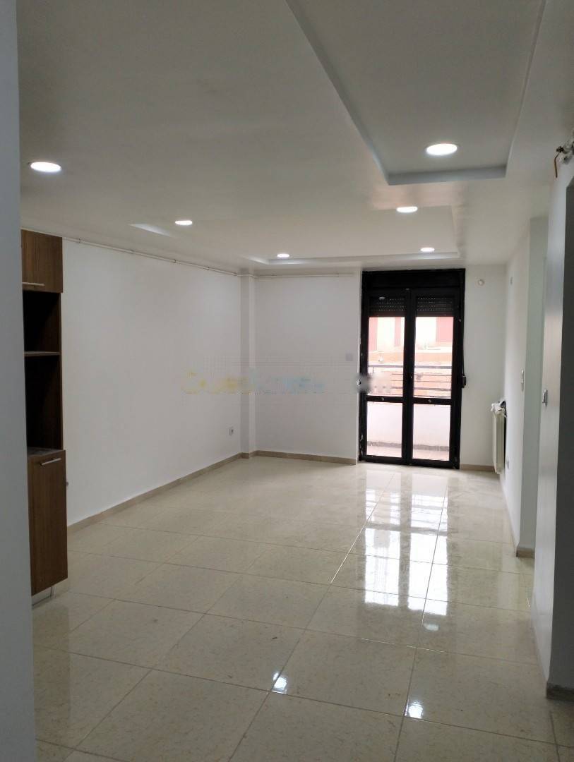 Location Appartement F3 Birkhadem