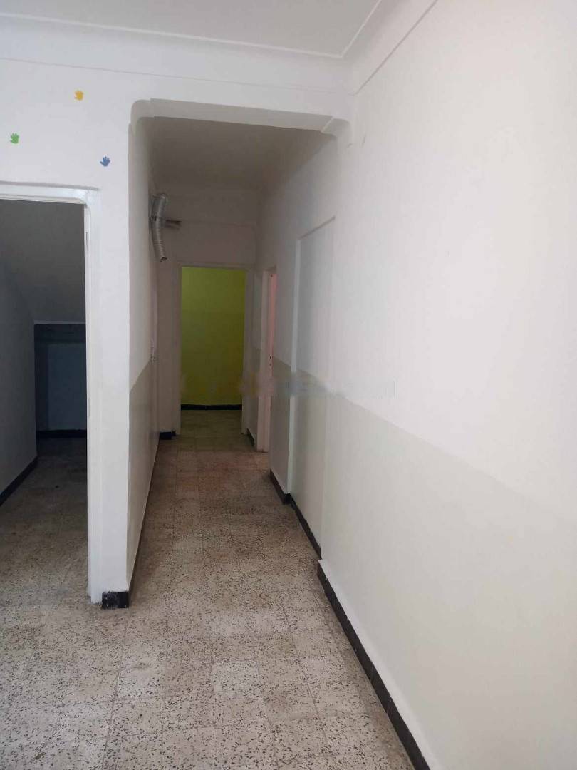 Location Niveau de villa F3 Ain Benian